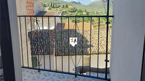 Foto 3 de Casa adosada en venta en Castillo de Locubín, Jaén