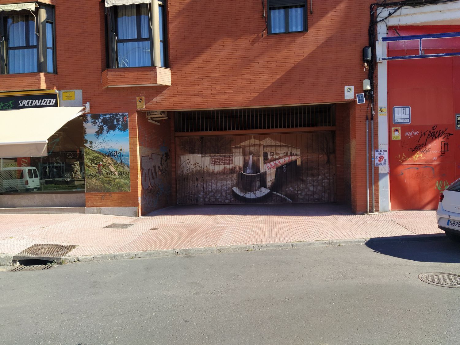 Vista exterior de Garatge de lloguer en Alcalá de Henares