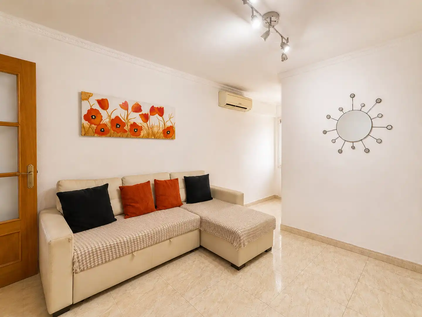 Living room of Flat for sale in Santa Coloma de Gramenet  with Air Conditioner, Heating and Washing machine