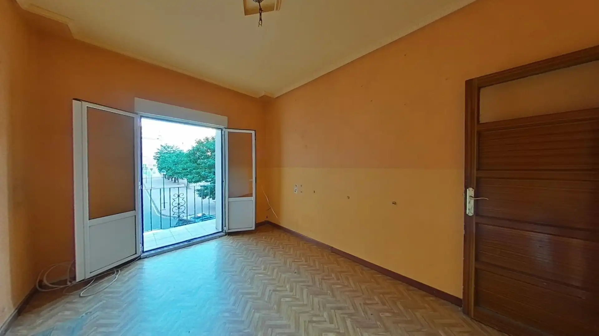 Habitación de Piso en venta en Burgos con Parquet