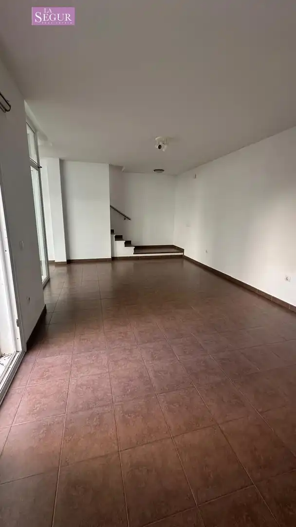 Casa adosada en venda en Conil de la Frontera amb Jardí privat, Terrassa i Piscina comunitària