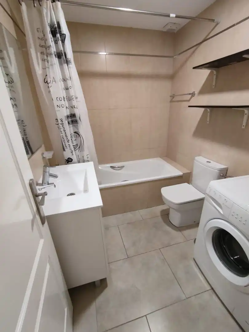 Baño de Ático de alquiler en Algeciras con Amueblado