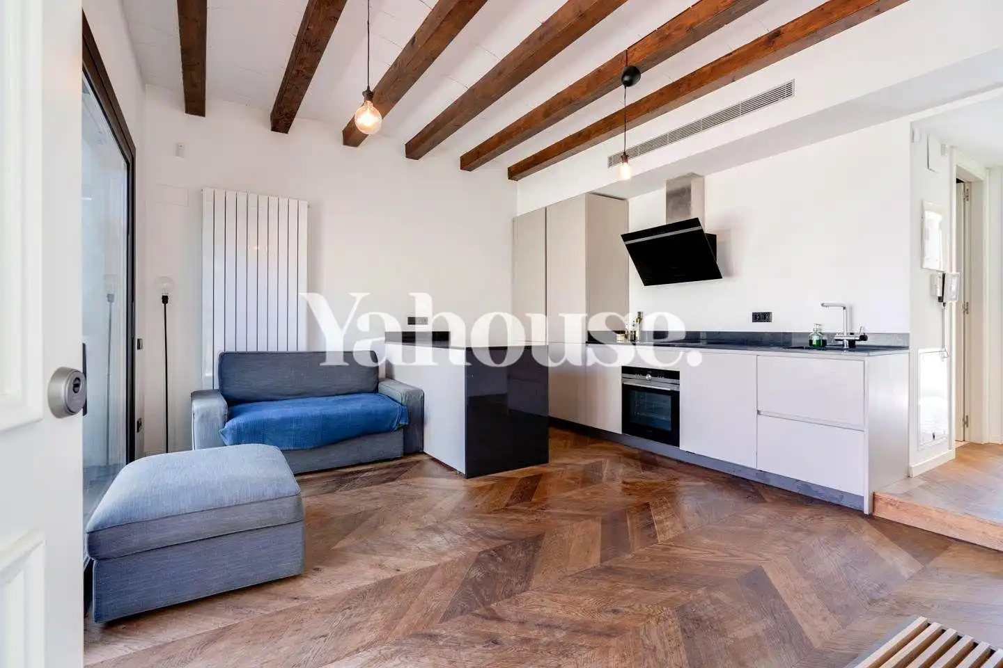 Living room of Flat for rent in Barcelona  with Air Conditioner, Heating and Parquet flooring