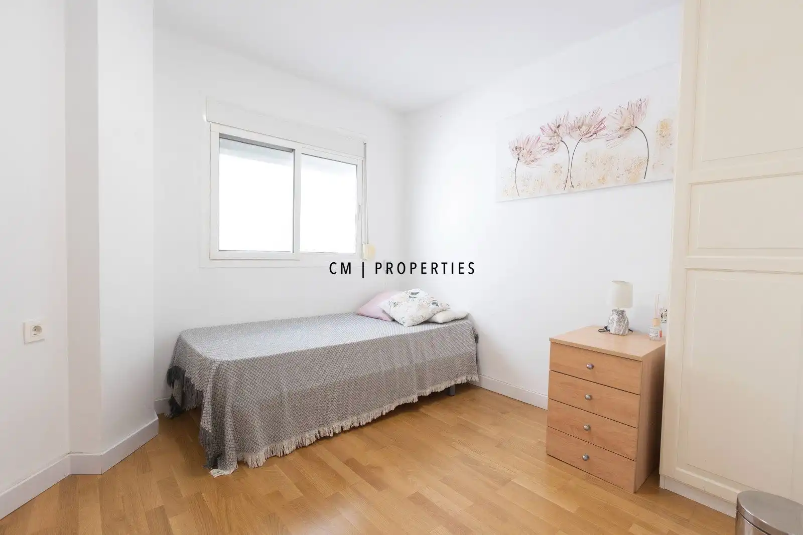 Habitación de Piso de alquiler en Valencia con Aire acondicionado, Parquet y Amueblado