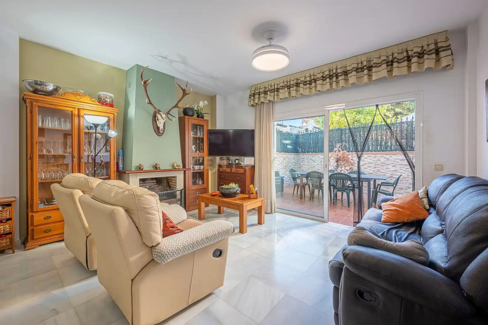 Jardín de Casa adosada en venta en Estepona con Aire acondicionado, Trastero y Piscina comunitaria