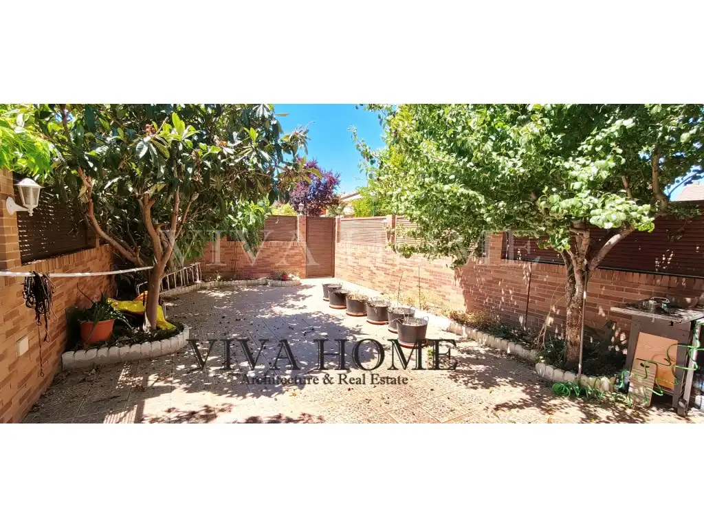 Garden of Houses for sale in Parla