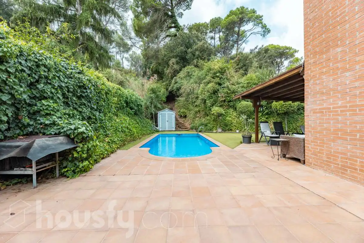 Jardí de Casa o xalet en venda en Sant Cugat del Vallès amb Aire condicionat, Calefacció i Jardí privat