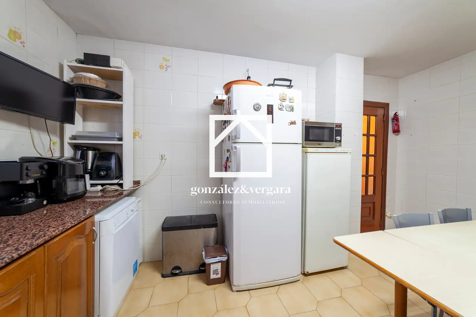Küche von Wohnung zum Verkauf in Burjassot mit Klimaanlage, Heizung und Terrasse