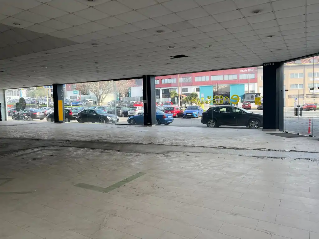 Parkplatz von Fabrikhallen zur Miete in A Coruña Capital 