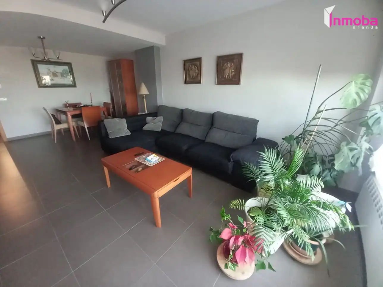 Sala d'estar de Casa o xalet en venda en Aranda de Duero amb Calefacció, Jardí privat i Parquet