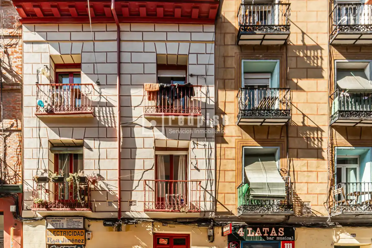 Vista exterior de Pis en venda en Madrid amb Aire condicionat, Terrassa i Moblat