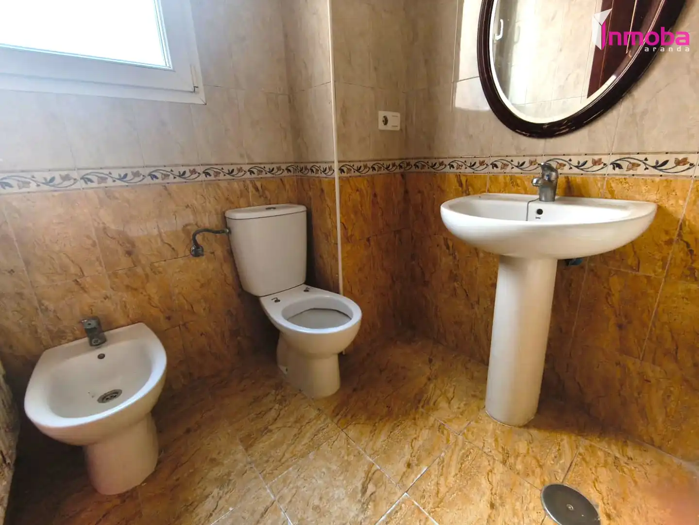 Bathroom of Flat for sale in Aranda de Duero  with Heating and Oven