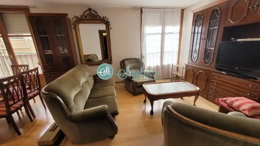 Sala de estar de Piso en venta en Segovia con Calefacción y Balcón