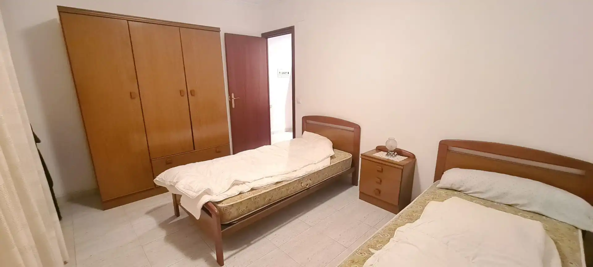 Habitación de Casa adosada en venta en Blanes con Calefacción, Terraza y Trastero