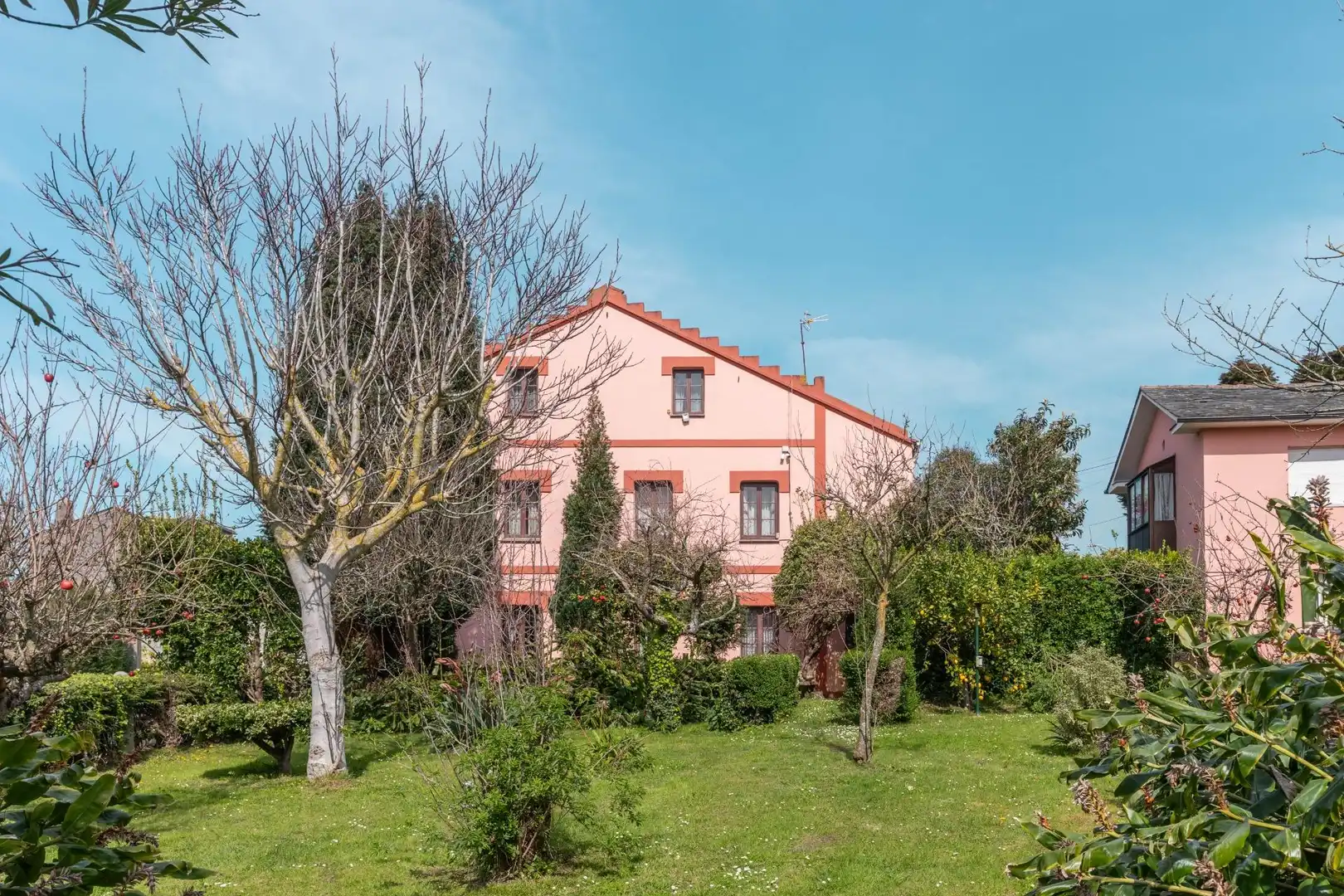 Vista exterior de Casa o chalet en venta en Tapia de Casariego con Jardín privado, Amueblado y Balcón