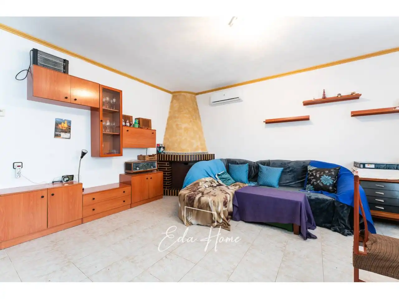 Casa rústica amb jardí en venda a Camino Mas Xicarro