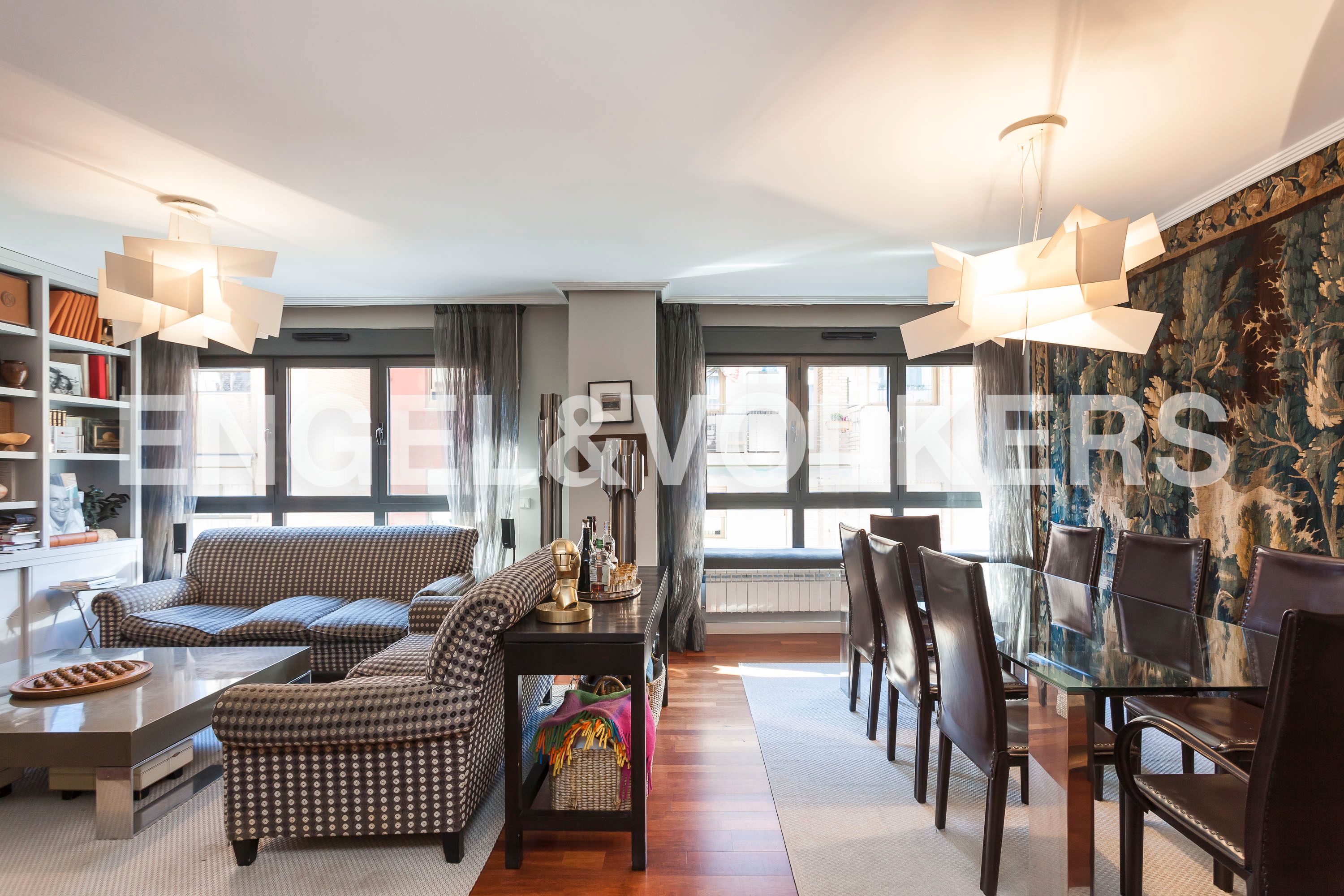 Sala d'estar de Apartament en venda en  Madrid Capital amb Aire condicionat, Calefacció i Parquet