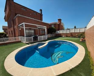 Piscina de Casa o xalet en venda en Viladecans amb Aire condicionat, Calefacció i Jardí privat