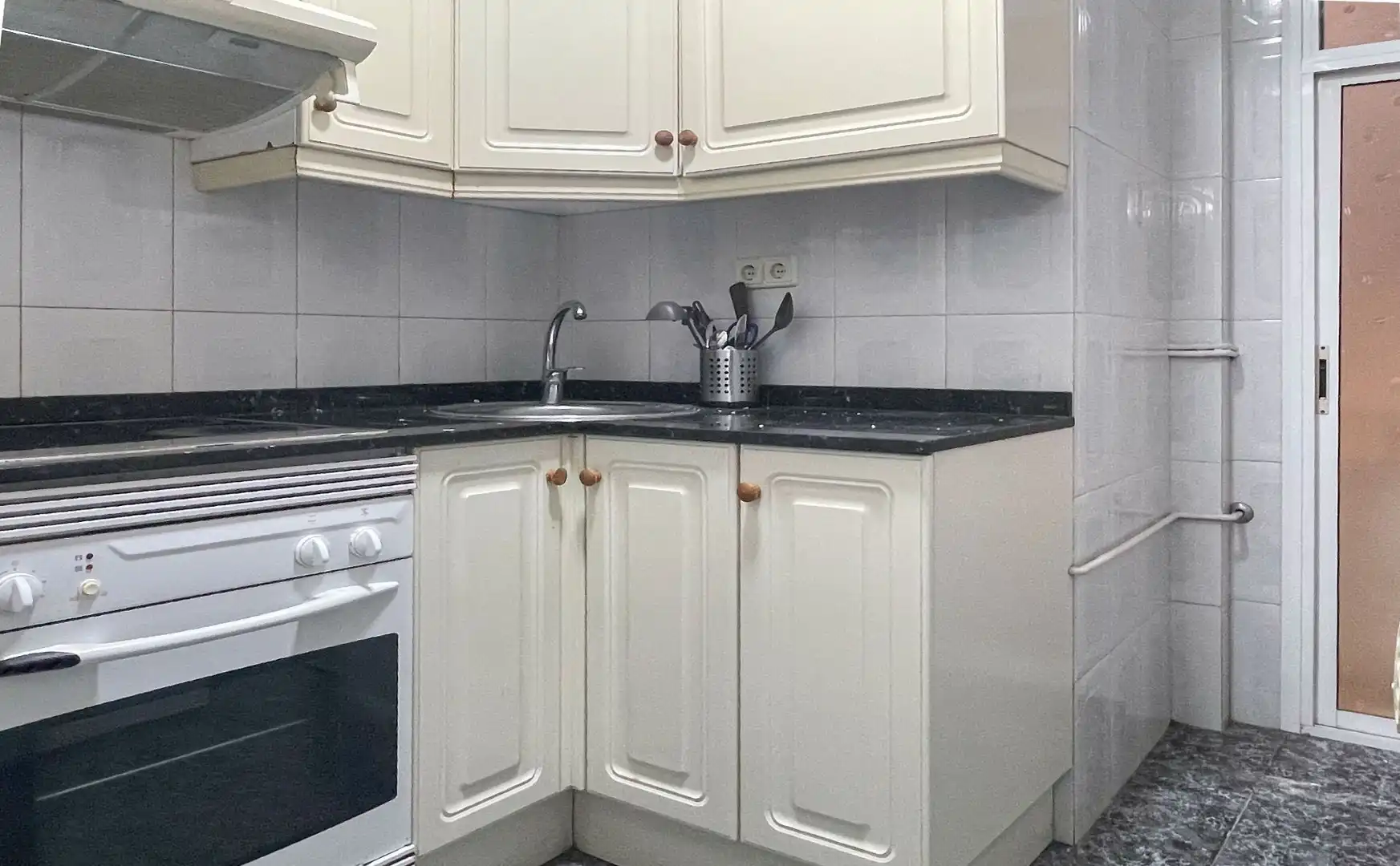 Kitchen of Flat for rent in Sant Boi de Llobregat  with Air Conditioner and Heating