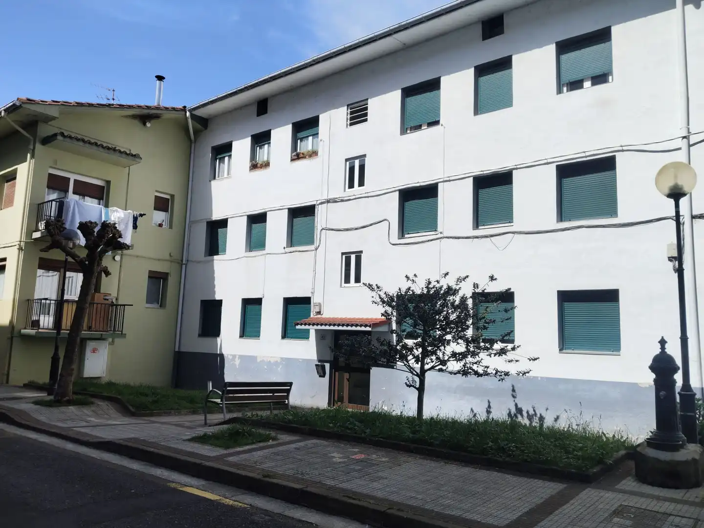Vista exterior de Piso en venta en Legazpi con Calefacción, Trastero y Balcón