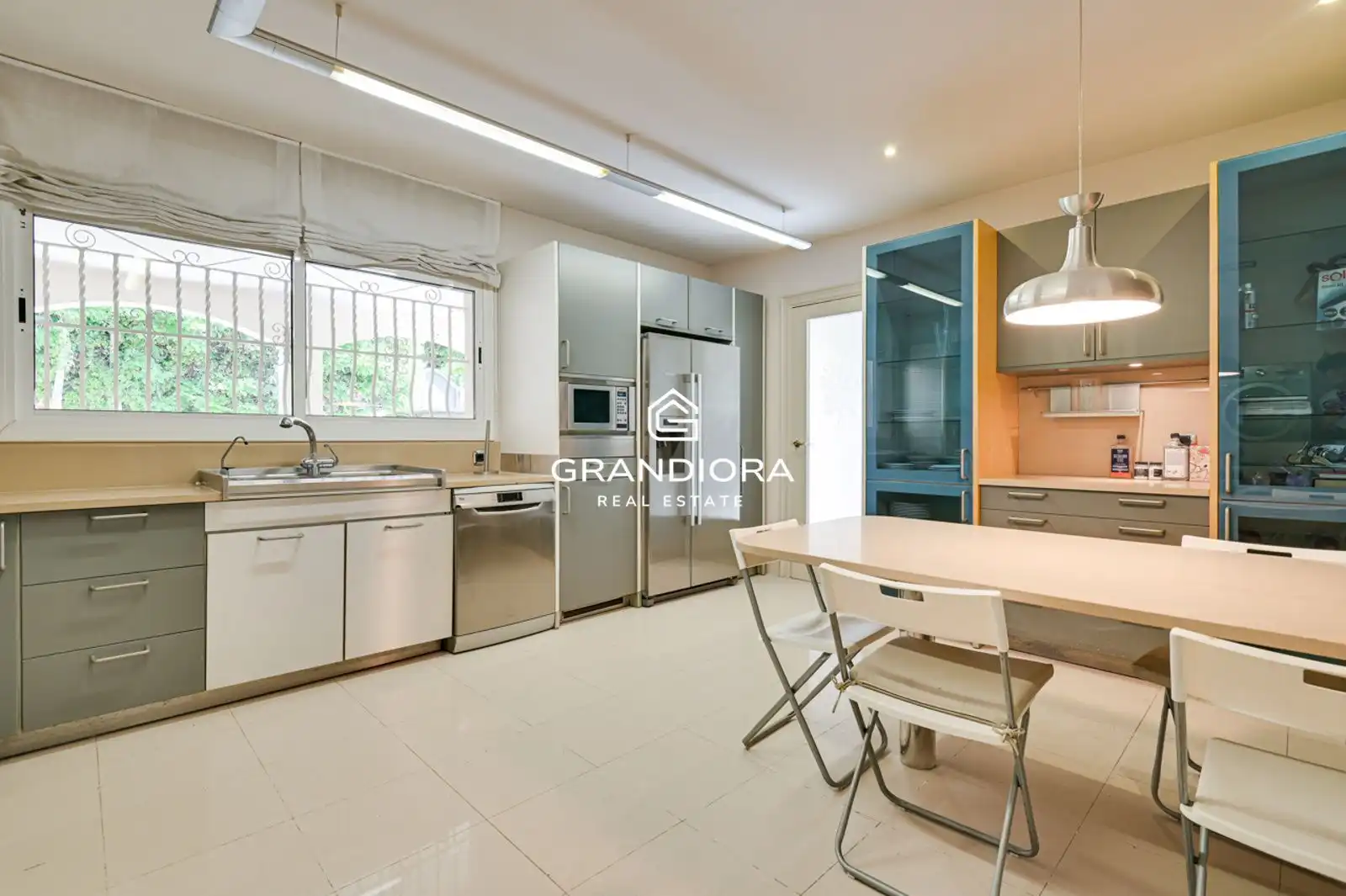 Kitchen of Houses for sale in El Masnou  with Air Conditioner, Terrace and Swimming Pool