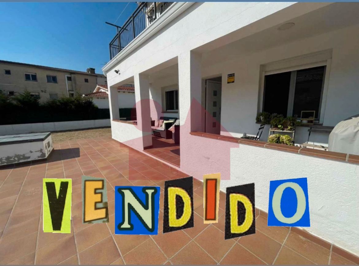 Jardí de Planta baixa en venda en Sant Fost de Campsentelles amb Calefacció i Jardí privat