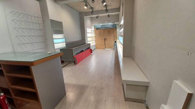 Local comercial en Alquiler en Calle de Manuel de Falla en Sarrià