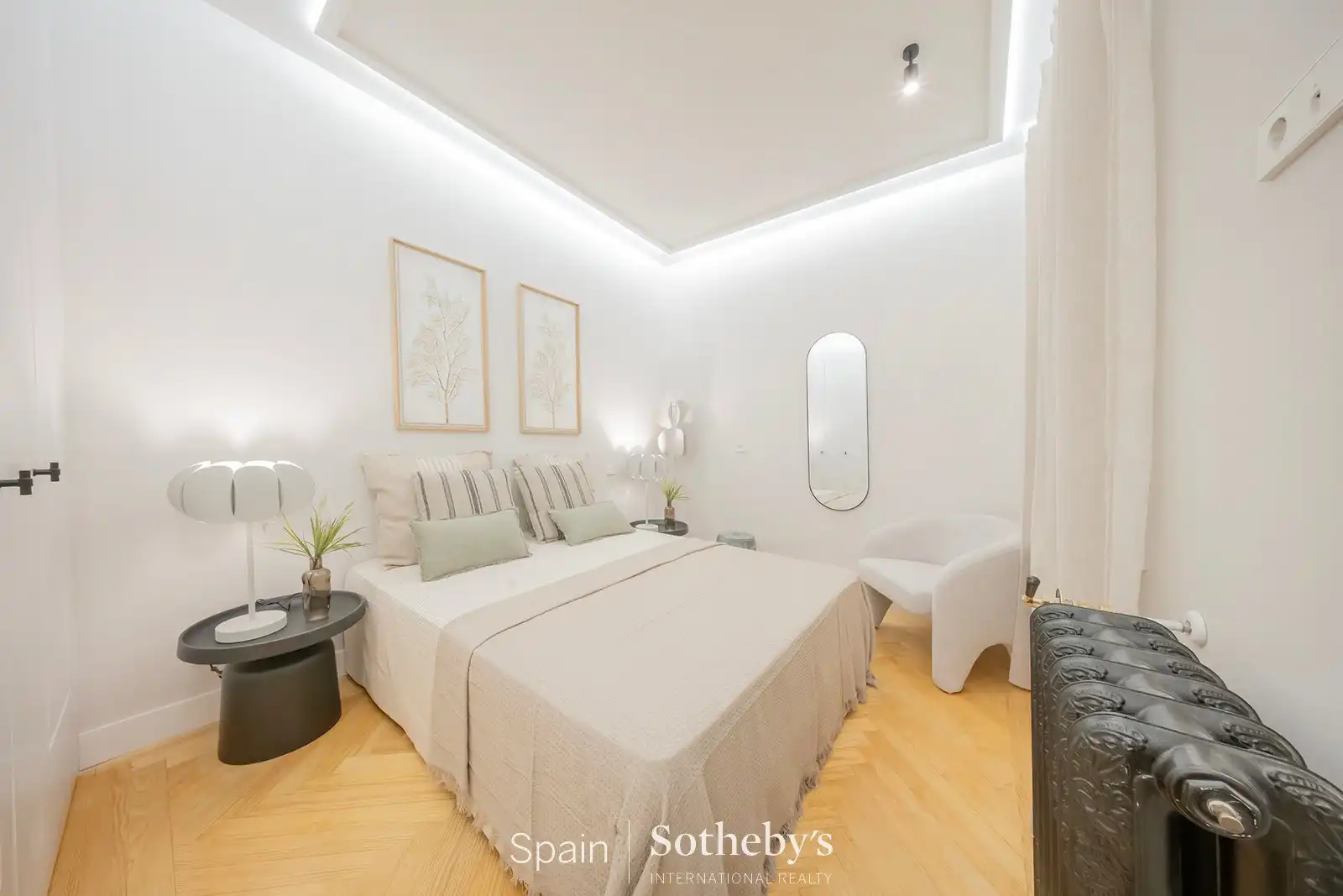 Bedroom of Apartments for sale in Madrid  with Air Conditioner and Heating