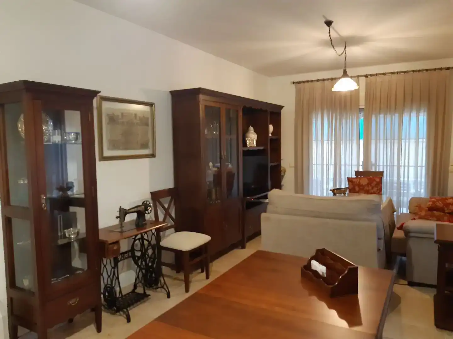 Sala d'estar de Casa o xalet en venda en Espartinas amb Aire condicionat, Jardí privat i Traster