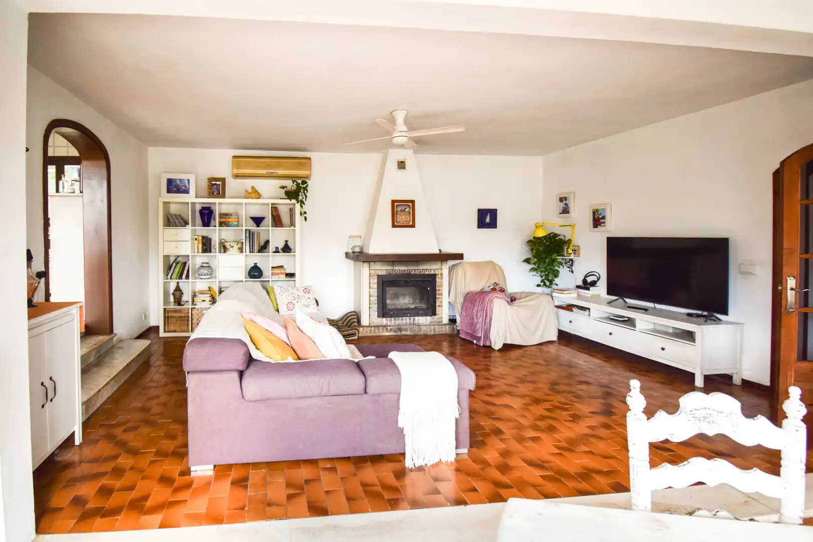 Living room of Country homes for sale in Ciutadella de Menorca  with Air Conditioner, Private garden and Terrace