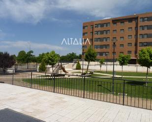 Vista exterior de Pis de lloguer en Cuenca Capital amb Calefacció i Moblat