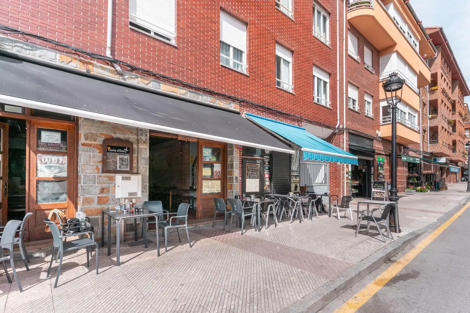 Commercial properties for rent in Parres