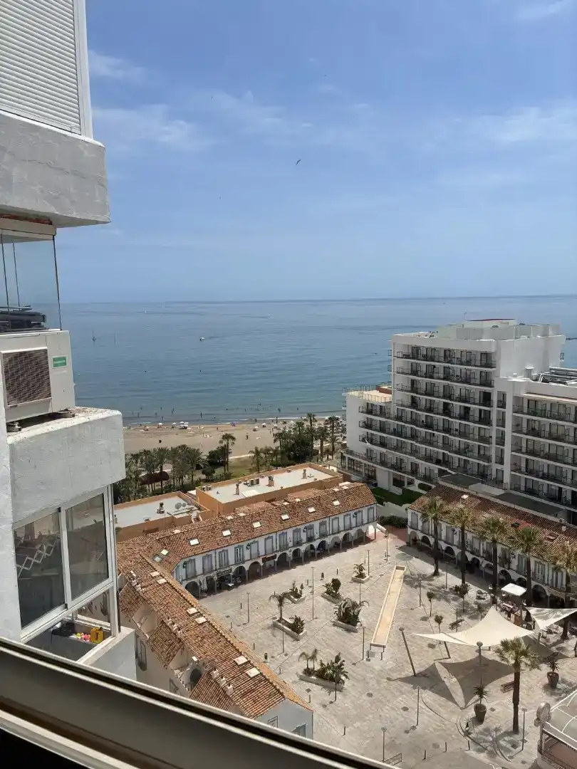 Schlafzimmer von Wohnungen zur Miete in Benalmádena mit Schwimmbad