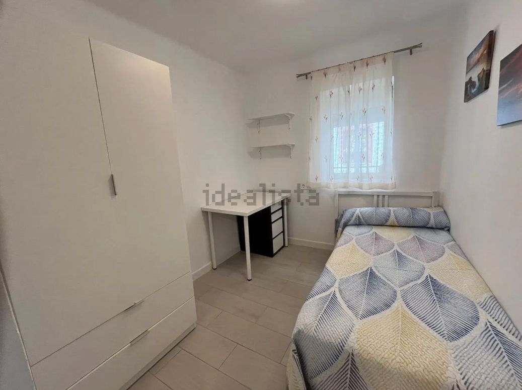Bedroom of Flat to rent in  Granada Capital  with Air Conditioner, Heating and Furnished