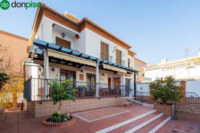 Casa-chalet en Venta en Calle de Bruselas en Cervantes