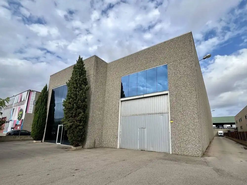 Exterior view of Industrial buildings for rent in Barberà del Vallès