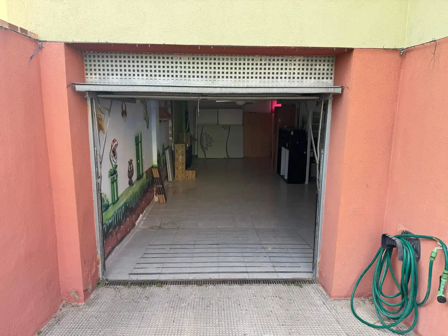Parking de Casa adosada en venta en Almoines con Aire acondicionado, Terraza y Balcón