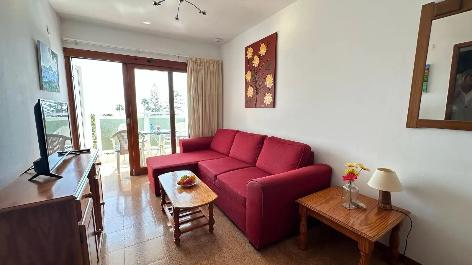 Sala de estar de Apartamento en venta en San Bartolomé de Tirajana con Amueblado, Balcón y Piscina comunitaria