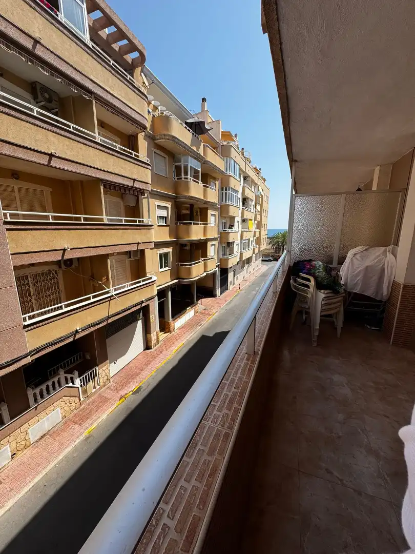Vista exterior de Piso en venta en Torrevieja con Aire acondicionado, Terraza y Amueblado