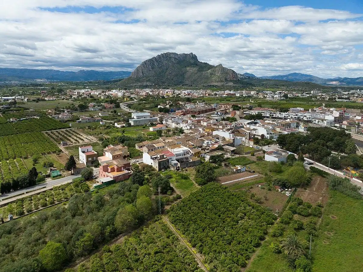 Casa aparellada amb jardí en venda a Els Poblets, imagen 7