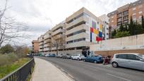 Vista exterior de Pis en venda en  Granada Capital amb Calefacció, Terrassa i Balcó