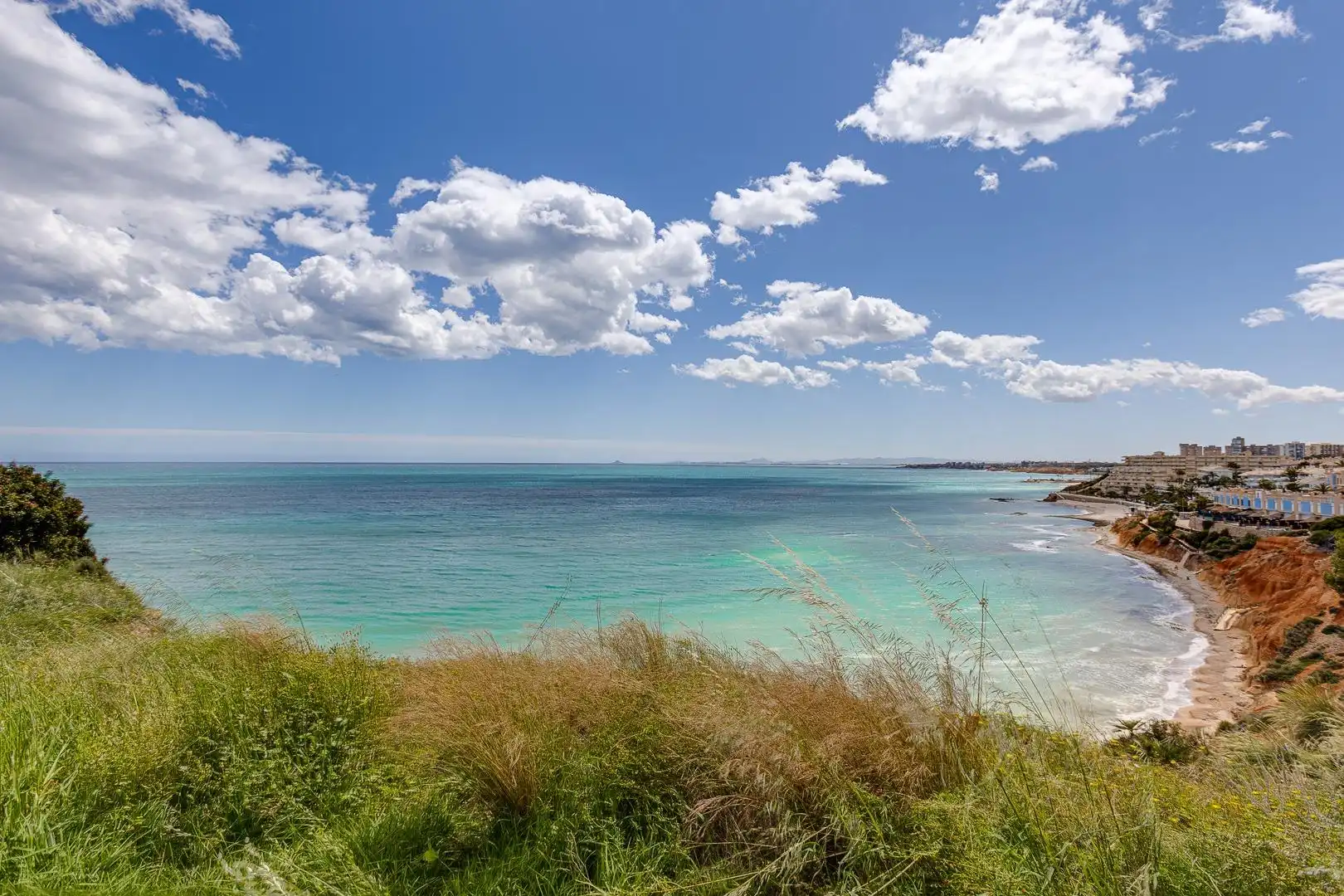 Vista exterior de Piso en venta en Orihuela con Aire acondicionado, Amueblado y Piscina comunitaria