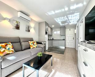 Sala d'estar de Apartament en venda en San Bartolomé de Tirajana amb Aire condicionat, Terrassa i Balcó