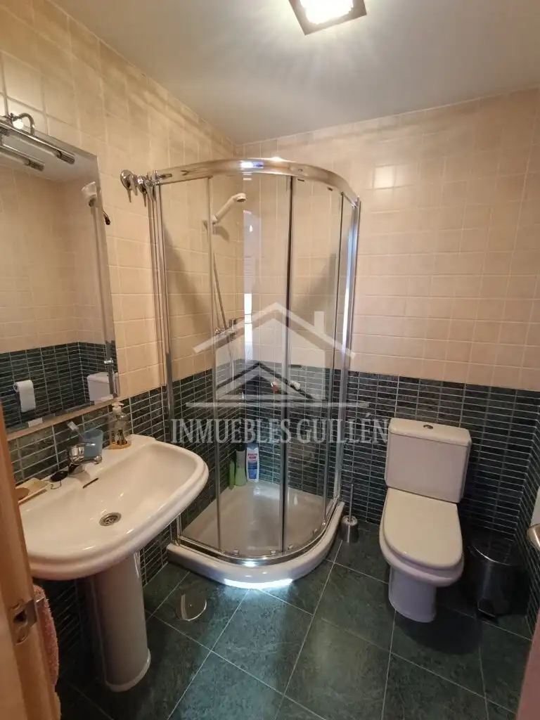 Baño de Piso en venta en Berja con Aire acondicionado, Amueblado y Horno