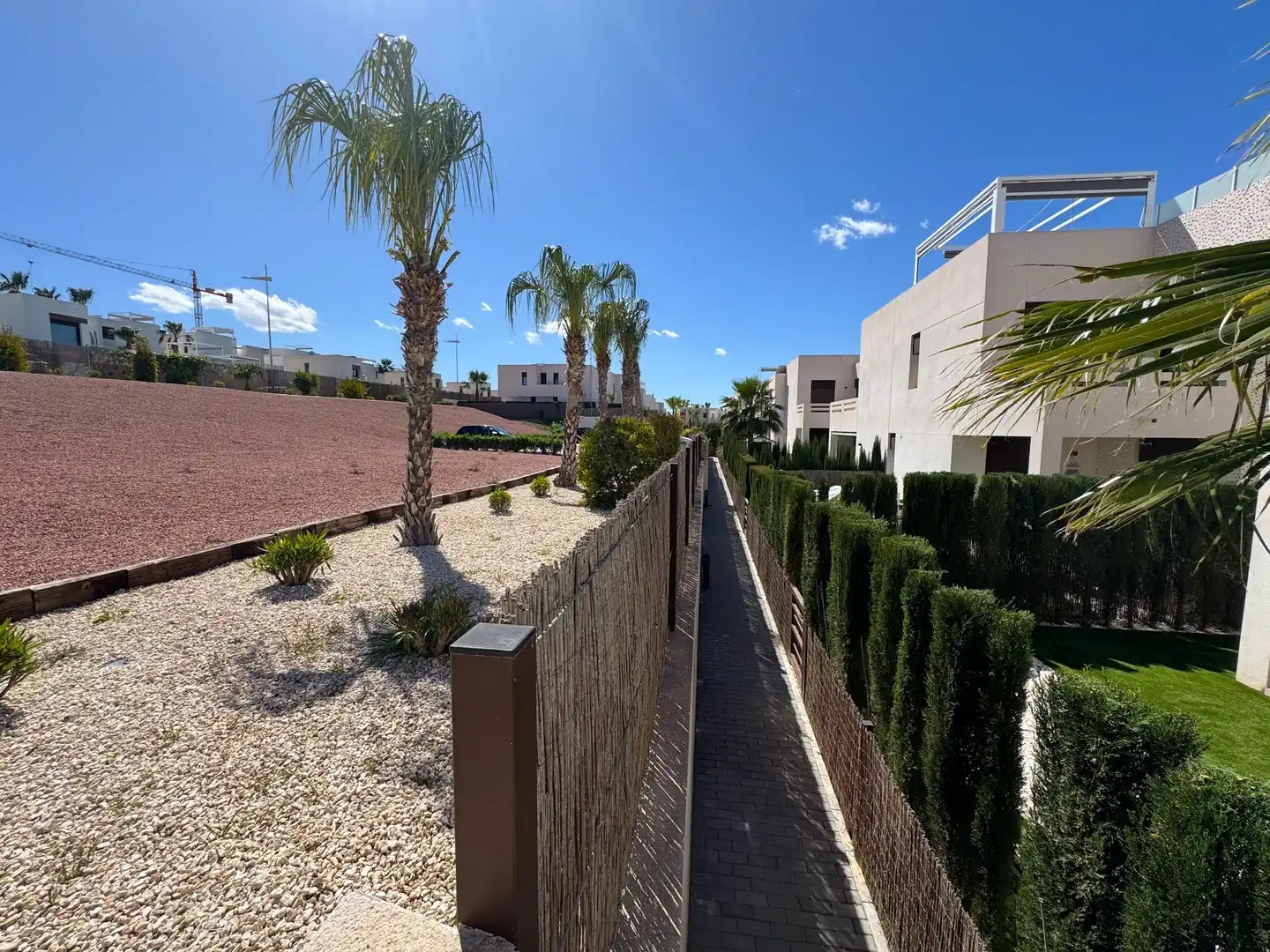Außenansicht von Haus oder Chalet zum Verkauf in Algorfa mit Klimaanlage, Heizung und Privatgarten