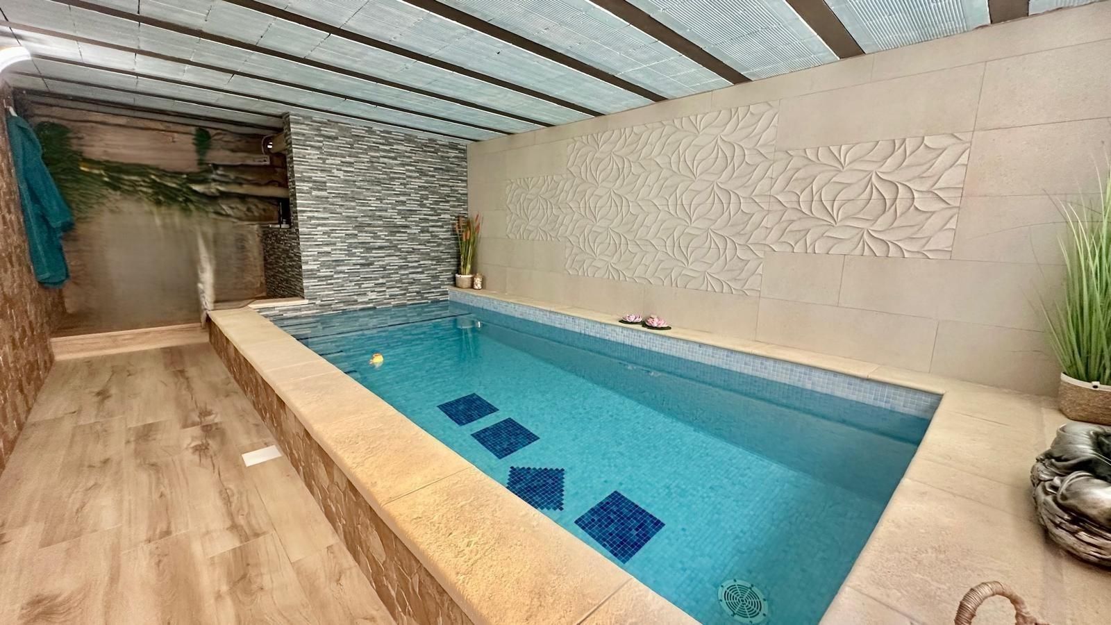 Swimming pool of House or chalet for sale in Viladecans