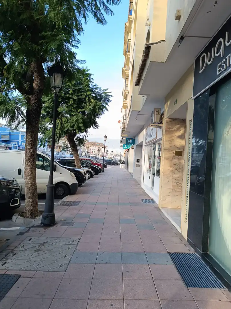 Vista exterior de Apartamento en venta en Manilva con Terraza, Amueblado y Balcón