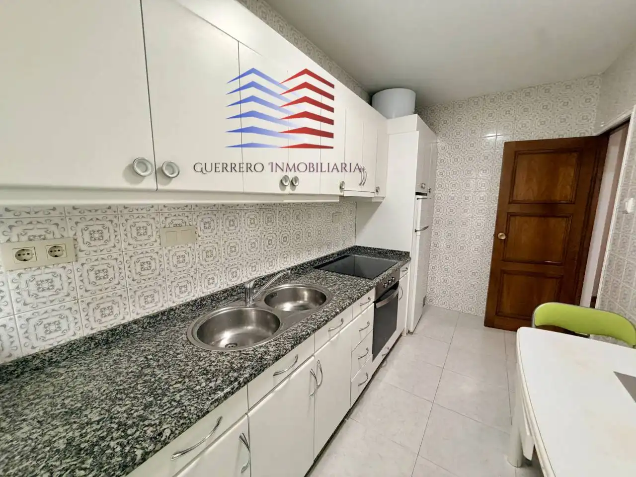 Cocina de Apartamento de alquiler en Ourense Capital  con Calefacción, Parquet y Amueblado