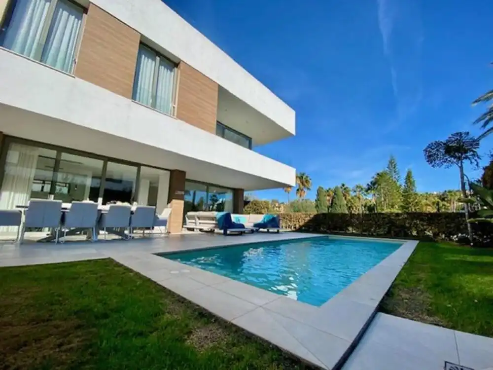 Piscina de Casa o xalet de lloguer en Estepona amb Aire condicionat, Jardí privat i Terrassa