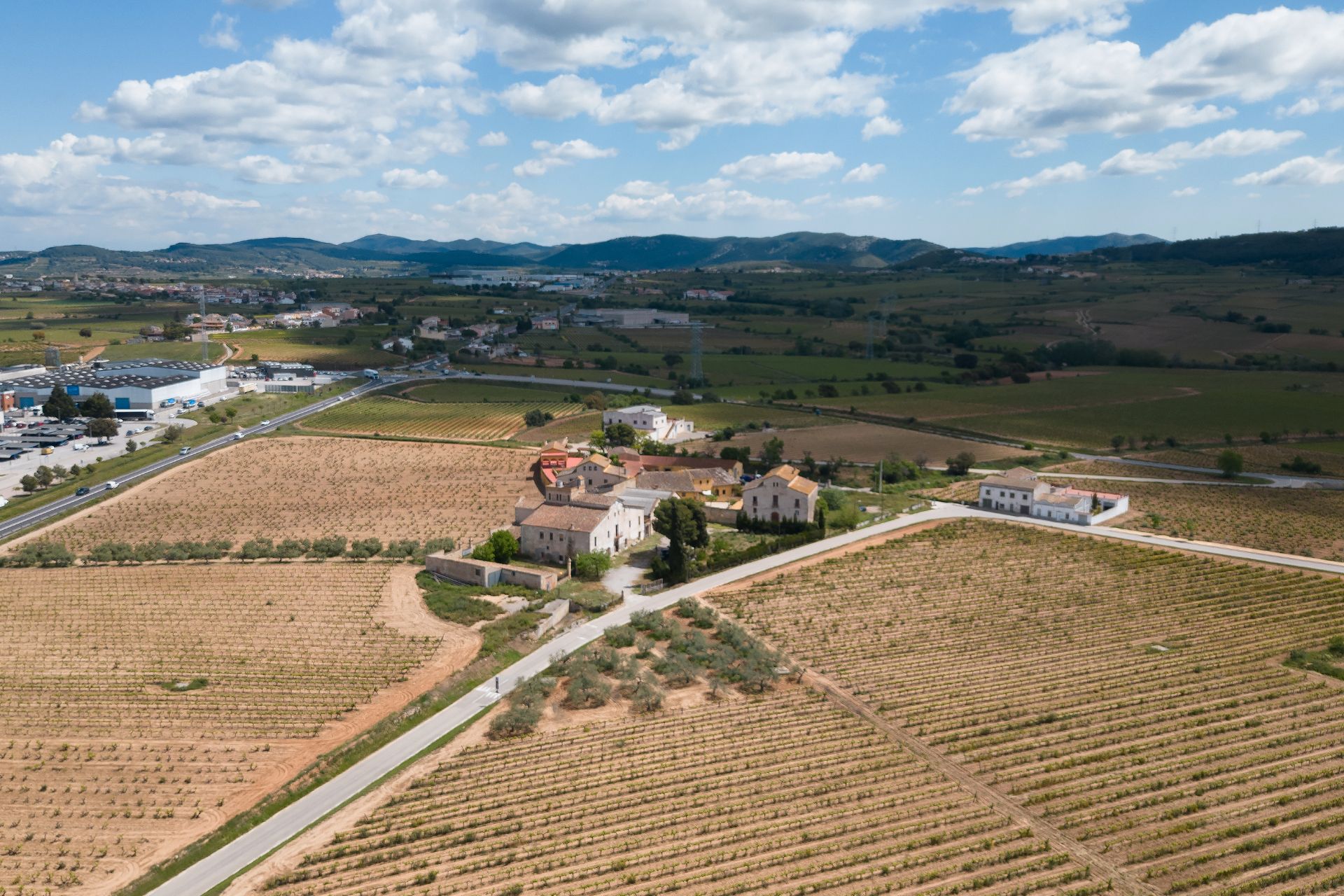 Vista exterior de Finca rústica en venda en Olèrdola amb Jardí privat, Terrassa i Balcó